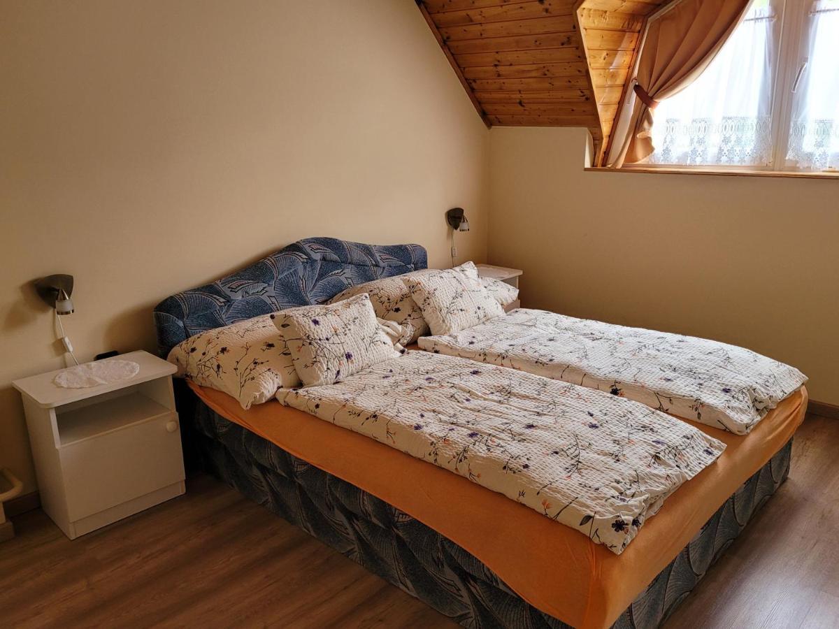 דירות זלקרוס Henrietta Apartmanhaz מראה חיצוני תמונה
