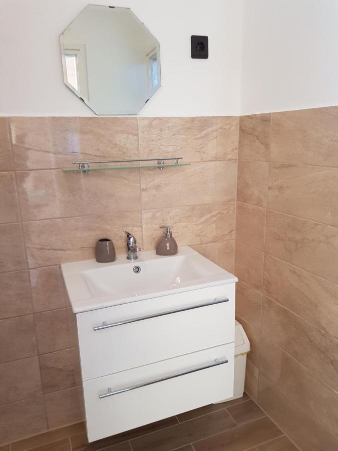 דירות זלקרוס Henrietta Apartmanhaz מראה חיצוני תמונה